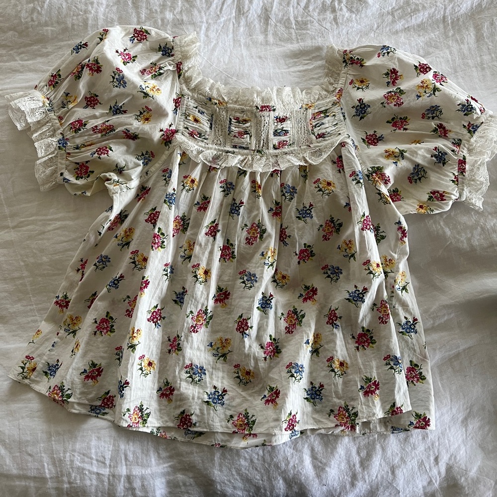 Doen Flouncy Floral Blouse like new